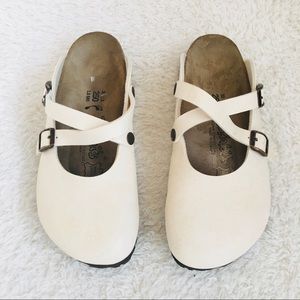 Birki’s clog size L9M6